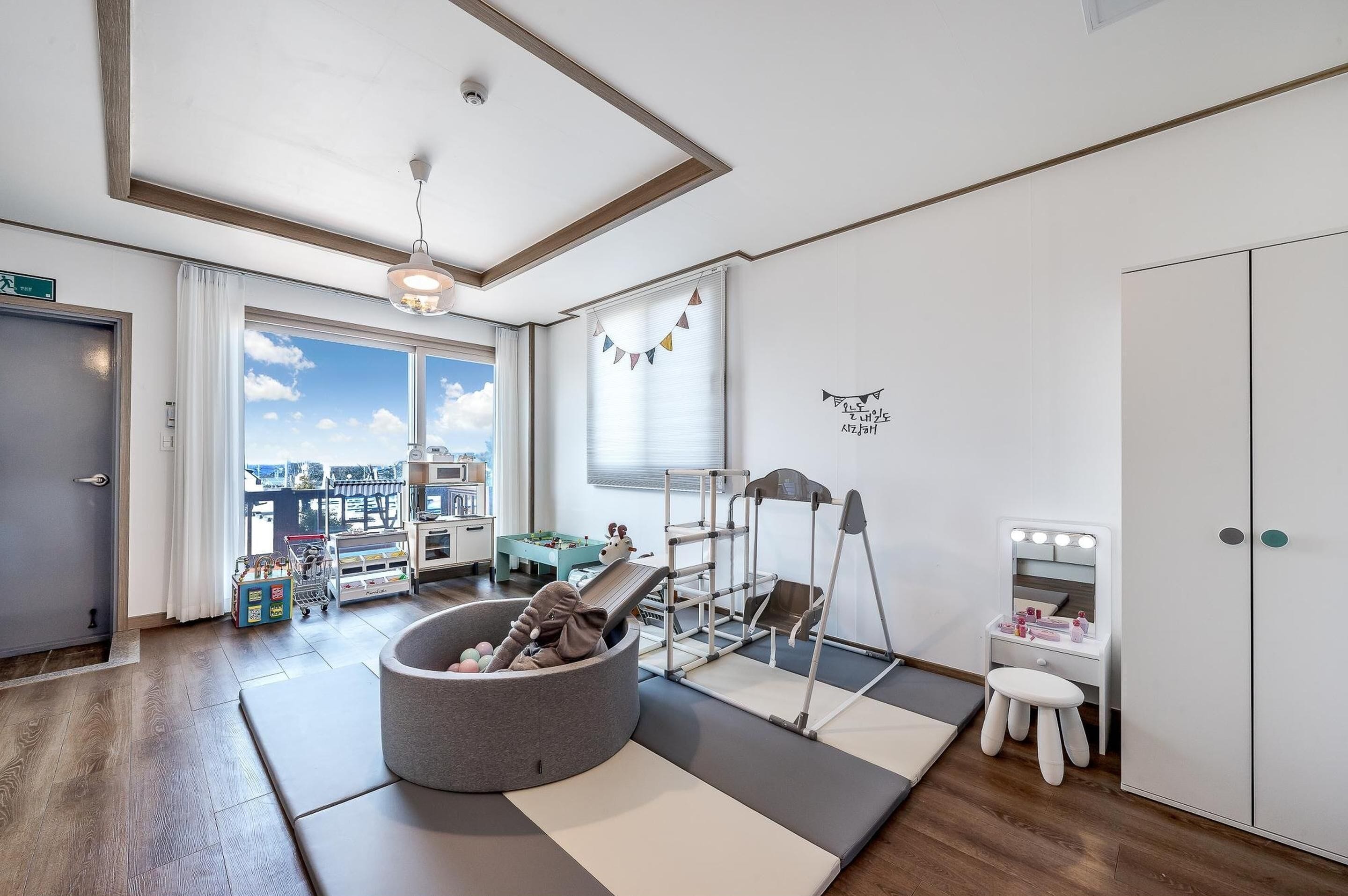 Basic Room, 2 Bedrooms (Kiwi) | Free WiFi