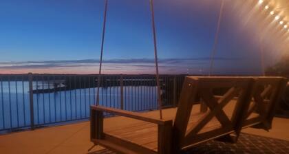 Paradise by the lake - Lonestar Lakehouse