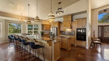 Eettafels, keukeneiland