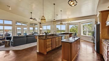 Esstisch, Kücheninsel