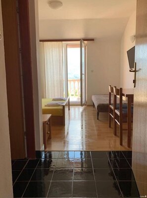 1 bedroom, internet - villa ata razanac - Nice apartment by the sea (Ražanac)