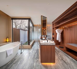 Presidential Villa | Bathroom | Separate tub and shower, rainfall showerhead, free toiletries - Ahn Lan Xinchang (Shaoxing)