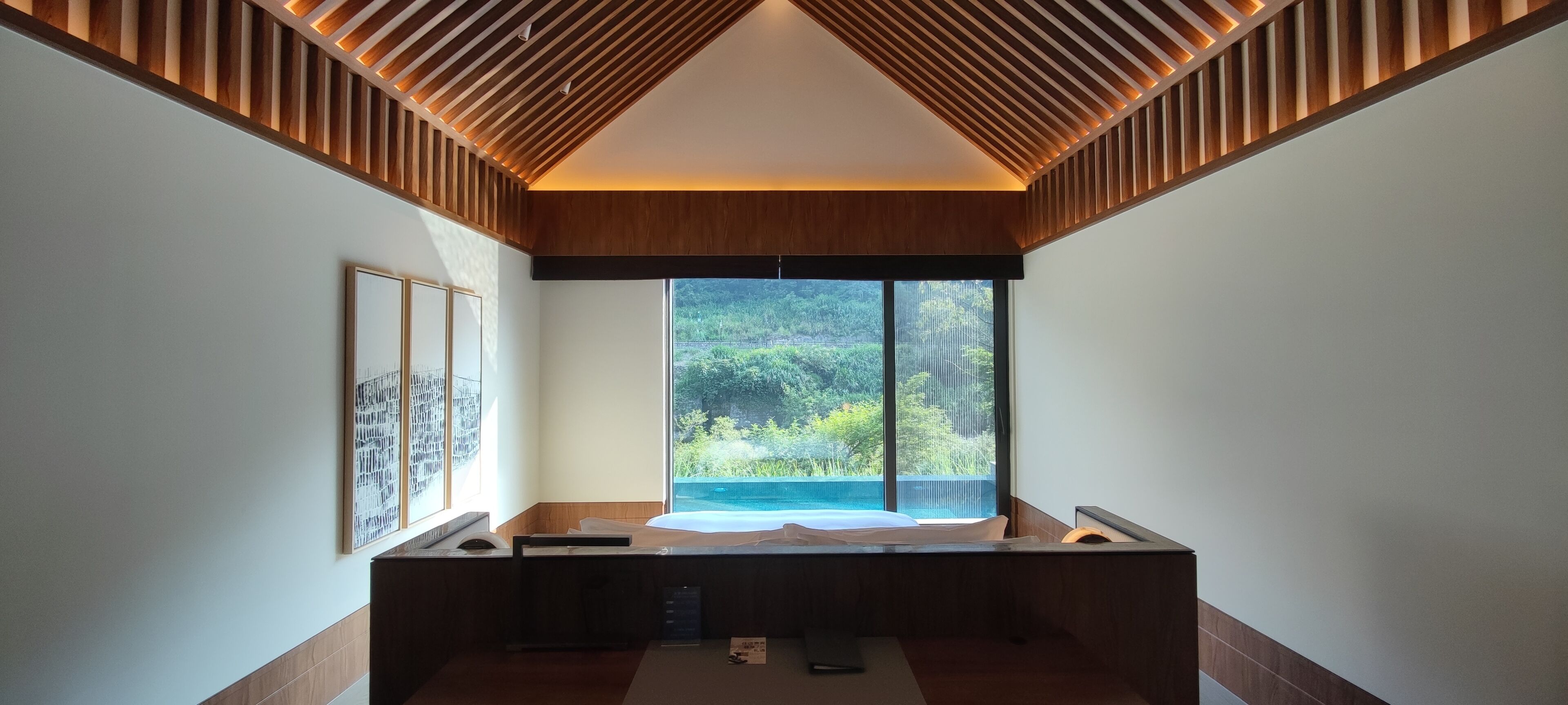 Villa | Premium bedding, down duvets, pillow-top beds, minibar