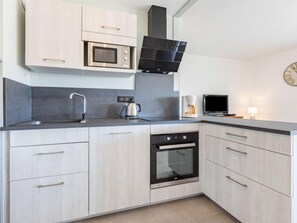 Fridge, microwave, oven, dishwasher - Côté du Lac by Interhome (Soustons)