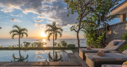 Villa Sean - Private Beachfront Villa In Lovina