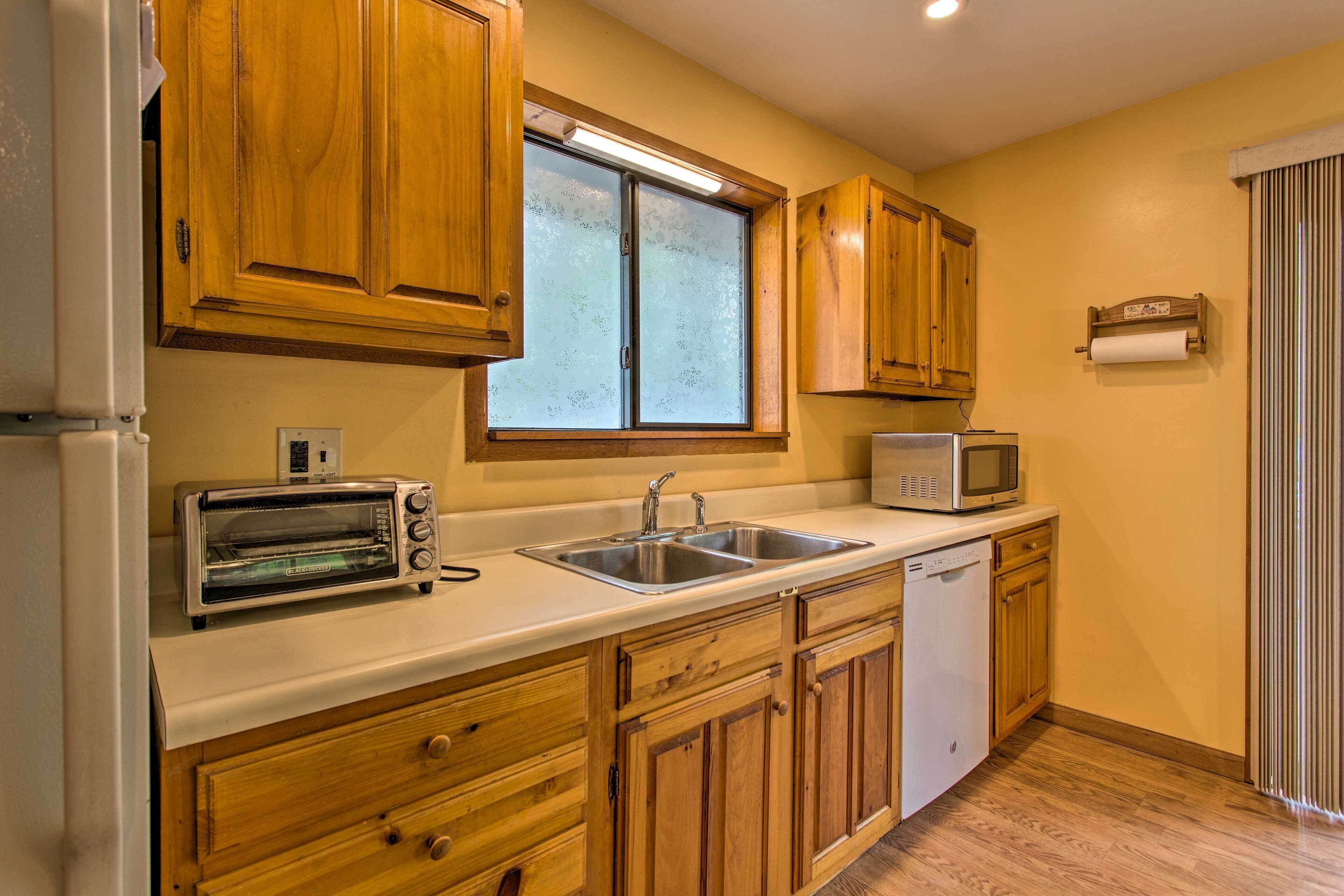 Pocono Paradise w/ Game Room: Walk to Locust Lake!