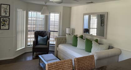Pelican Guesthouse-Spacious/Quiet/Comfortable
