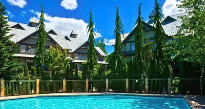 Whistler Village | 2BR/2BA Condo | Hot Tub + Pool | Walk to Lifts | FREE Parking