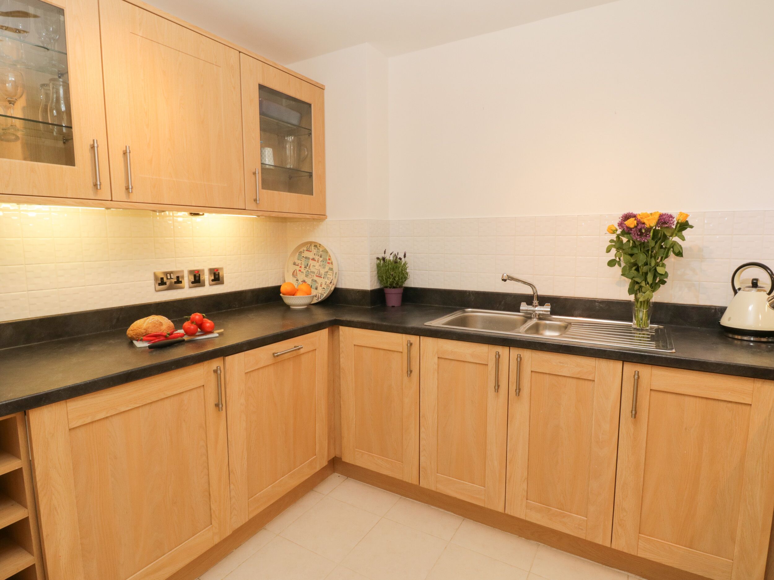 SAIL AWAY, 17 UNION MILL, family friendly in Whitby