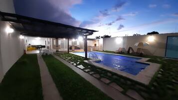 Piscina interna, piscina externa
