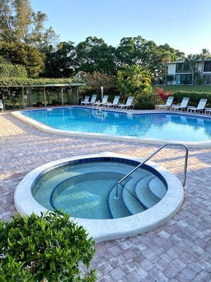 Piscine extérieure, piscine chauffée