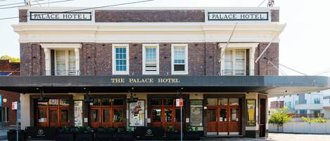 Façana frontal de l'allotjament