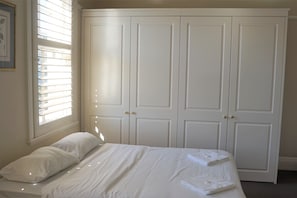 Desk, bed sheets