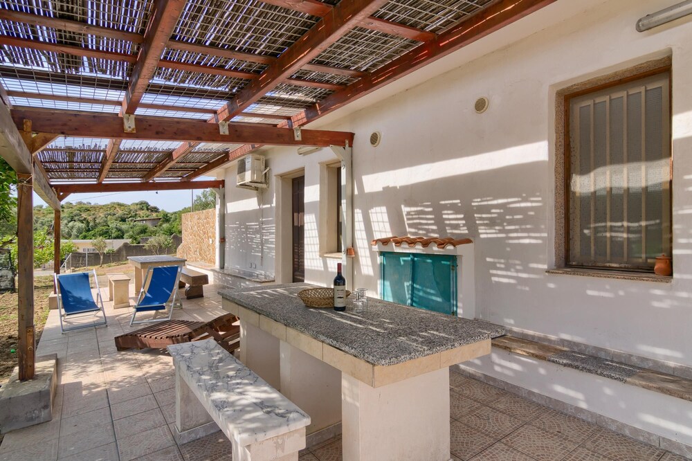 Apartment "Bilocale Sole" with A/C, Wi-Fi, Garden, Terrace & BBQ; Pet Friendly