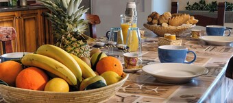 Apartment "Casa Carmelo" near the beach with Wi-Fi, garden, and terrace