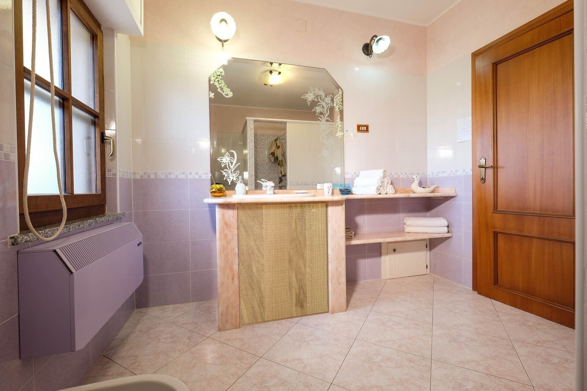 Bruser, hårtørrer, håndklæder