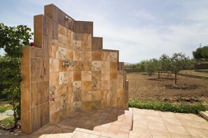 Property grounds - Villa "Limone" near the beach – A/C, Wi-Fi, garden, terrace & barbecue (Gonnesa)