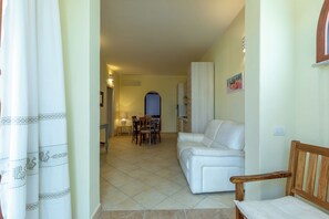 TV - Holiday Apartment "Elga" with Garden & Wi-Fi (Villasimius)