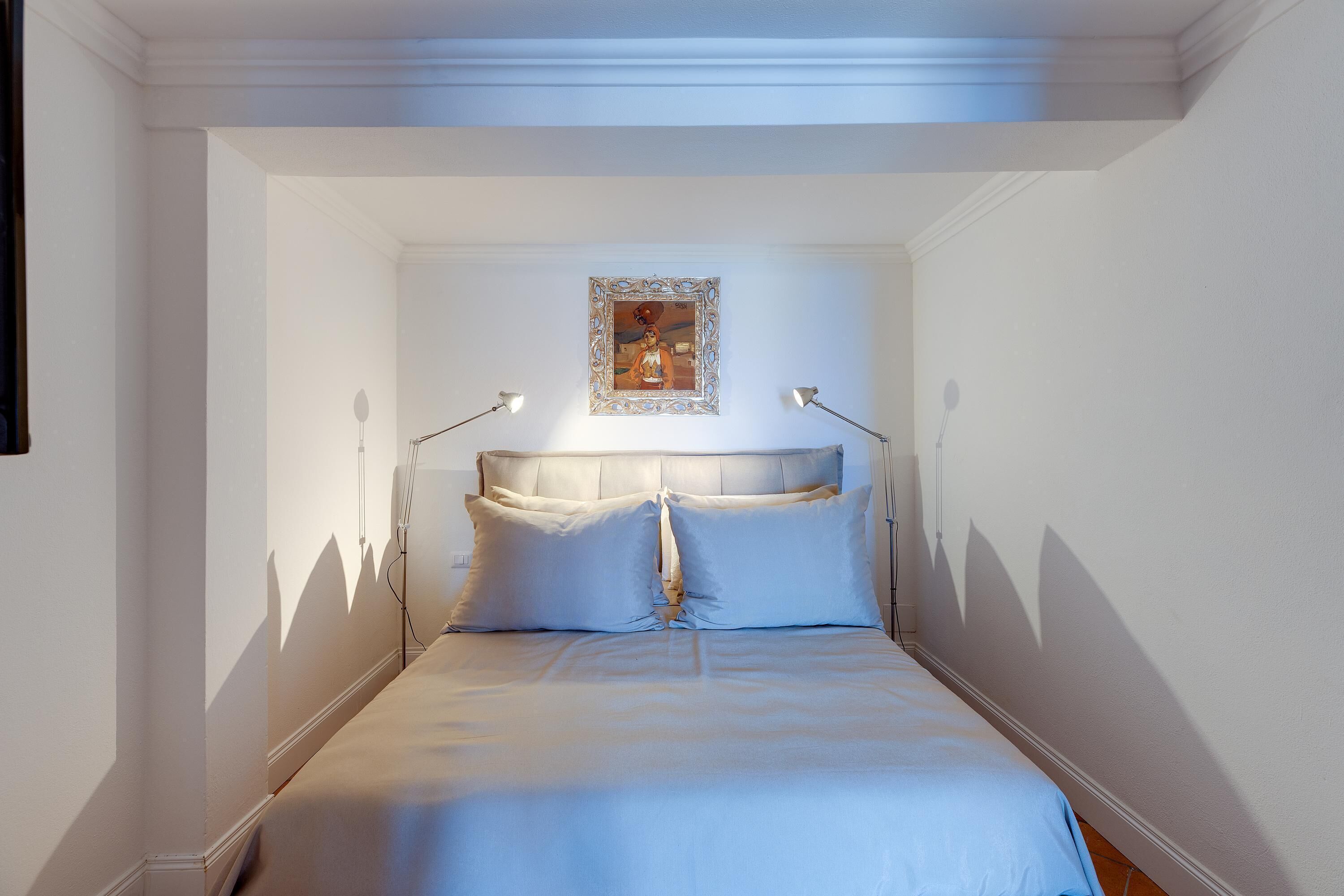 3 bedrooms, bed sheets