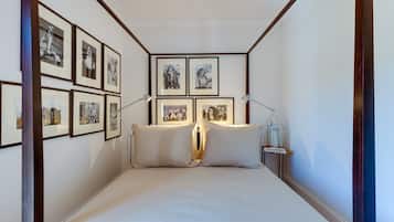 3 bedrooms, bed sheets