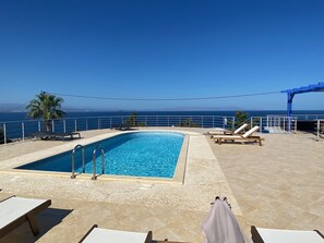 Outdoor pool - Villa for 10 with pool and stunning sunset views (Tersanas)