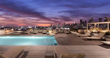 En Vogue Loft | Arts District Pro Stay: Work. Unwind.