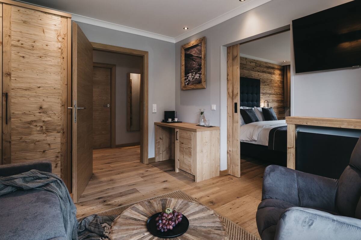 Suite | 1 Schlafzimmer | Khu phòng khách | TV màn hình phẳng 