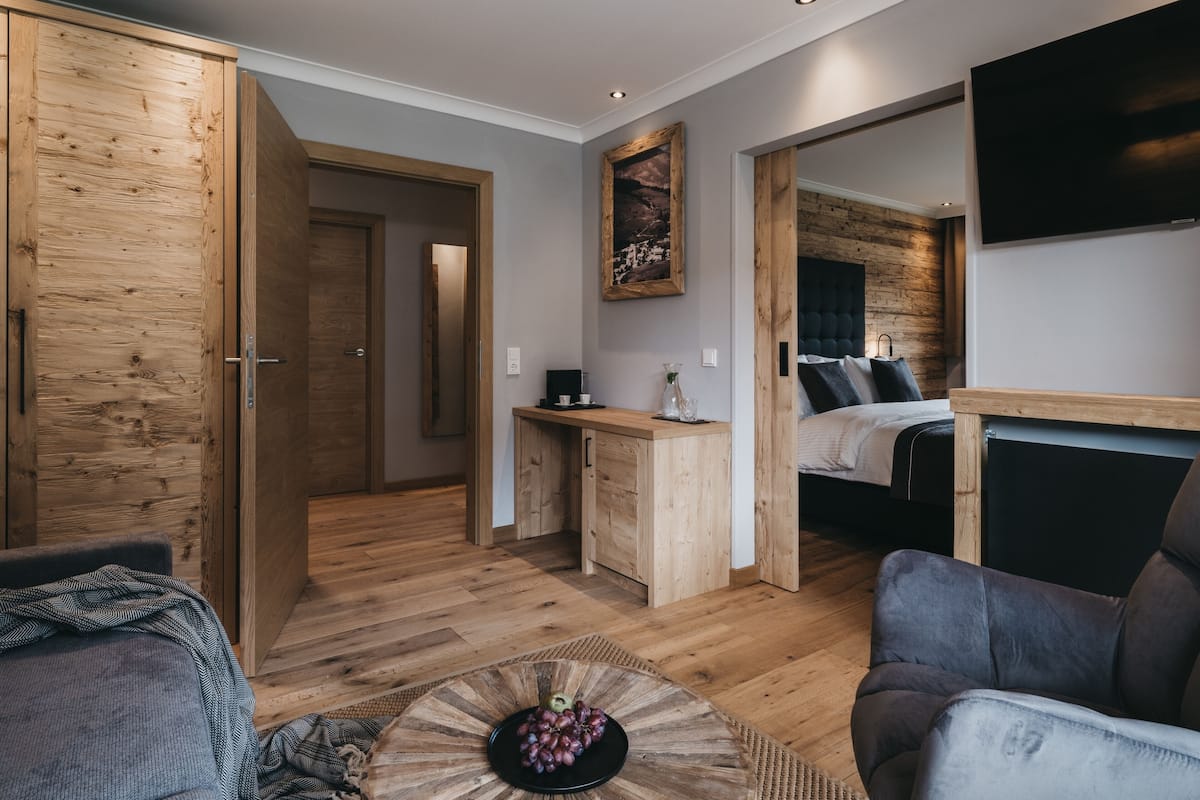 Suite, 1 Bedroom | Living area | Flat-screen TV