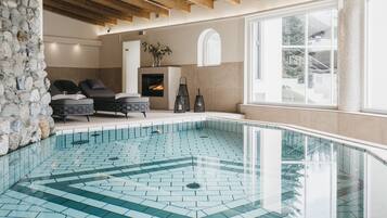 2 indoor pools, outdoor pool