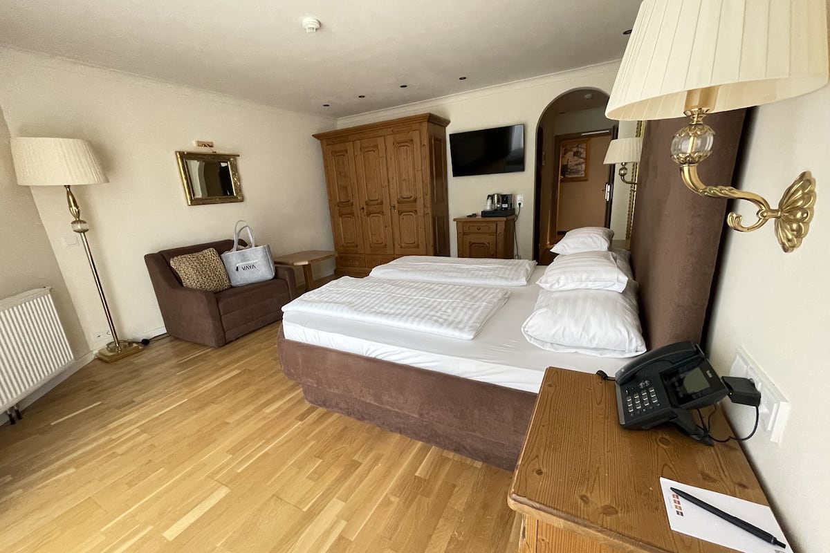 Junior Suite I Villa Gloria | 1 bedroom, in-room safe, free WiFi, bed sheets