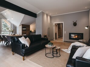 Penthouse Suite II with five bedrooms and private sauna | Safe på rommet, wi-fi (inkludert) og sengetøy