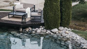 2 indoor pools, outdoor pool