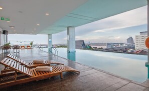 Alberca al aire libre