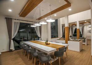 Family Villa | In-room dining - Happy Family Villa (Chalong)