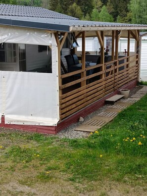 Outdoor dining - Mobilhome 1 (Cornimont)