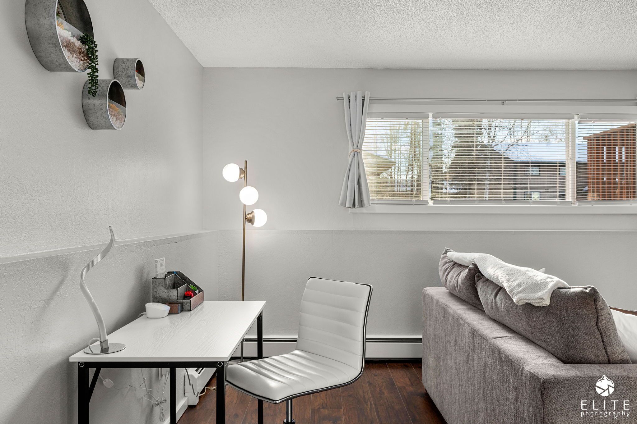 *Midnight Sun Suite*5 mins to Airport *Fast Wifi*