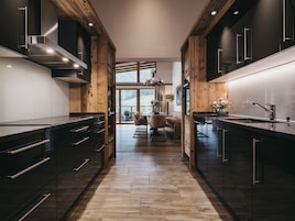 Sechs Zimmer Penthouse I mit Privater Sauna | 私人厨房 | 冰箱、厨具/餐具