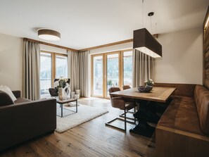 Drei Zimmer Apartment Standard | Free WiFi, bed sheets - VAYA St. Zeno Serfaus (Serfaus)