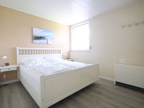 2 Schlafzimmer, Reisekinderbett, WLAN