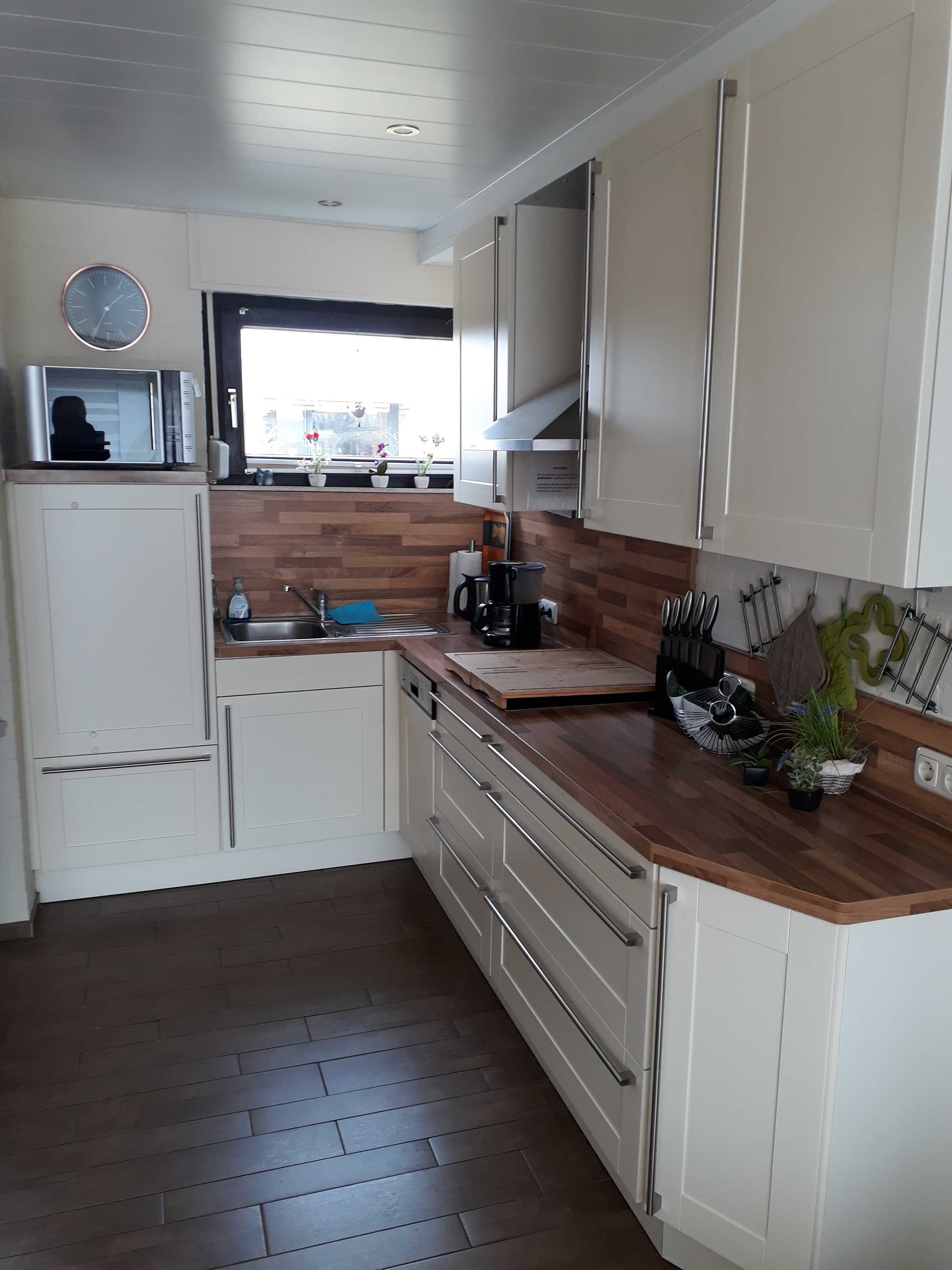 Refrigerador, microondas, lavavajillas y periquera 