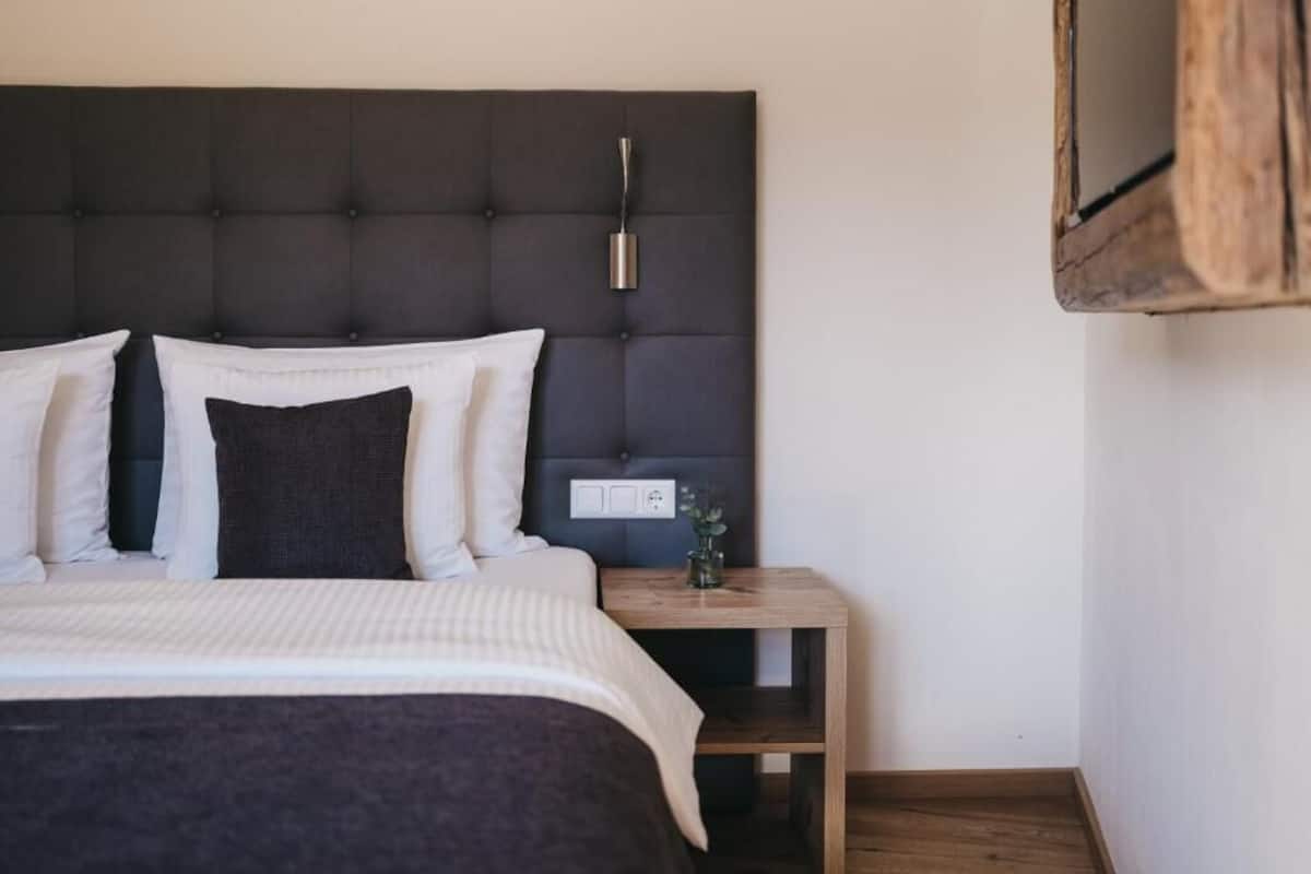 Drei Zimmer Apartment Deluxe | Free WiFi, bed sheets