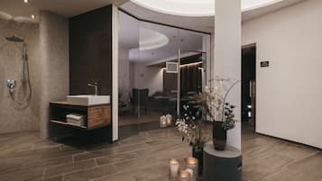 Sauna seca, sauna a vapor