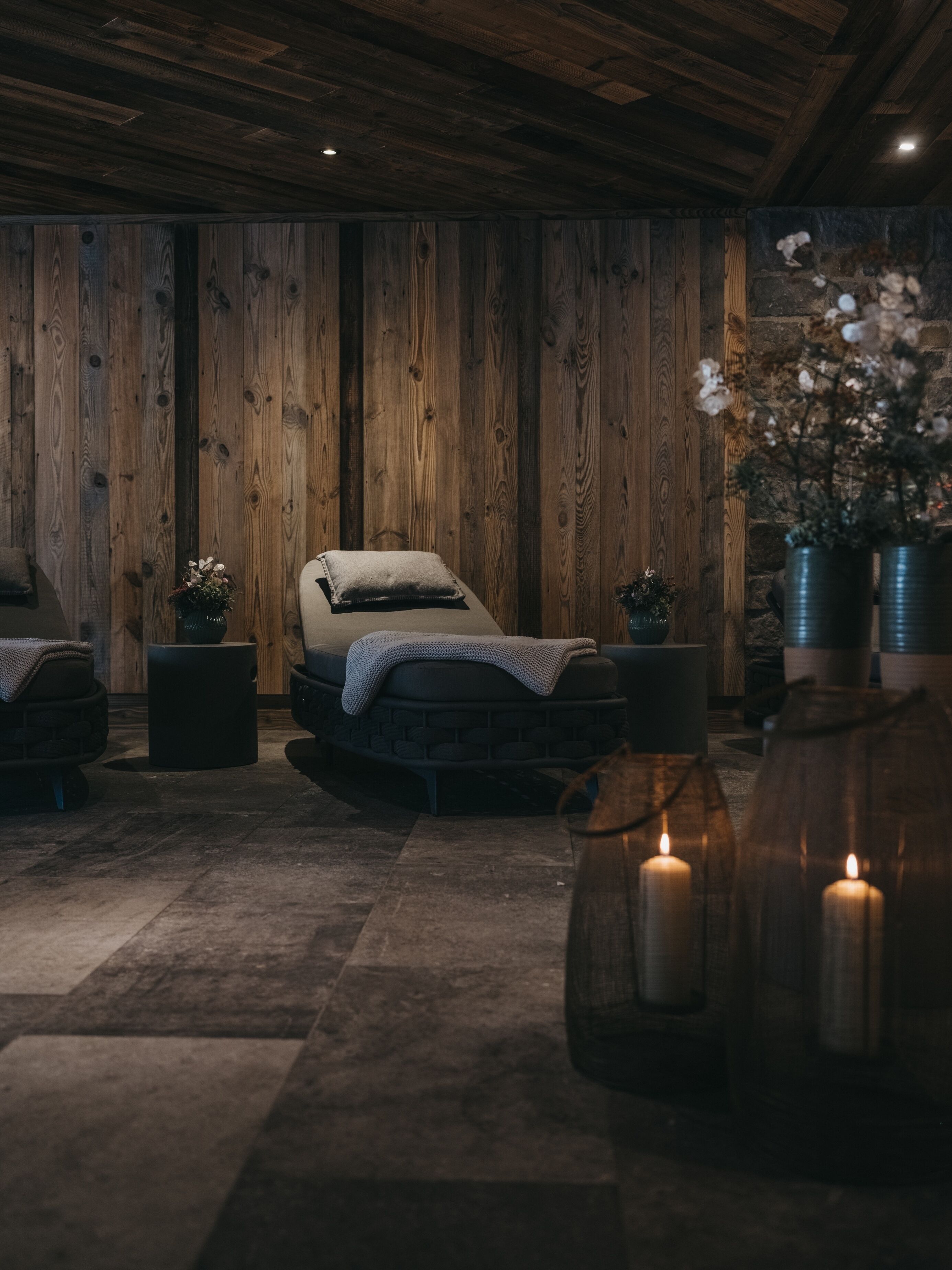 Sauna, steam room, body treatments, body wraps, body scrubs, facials