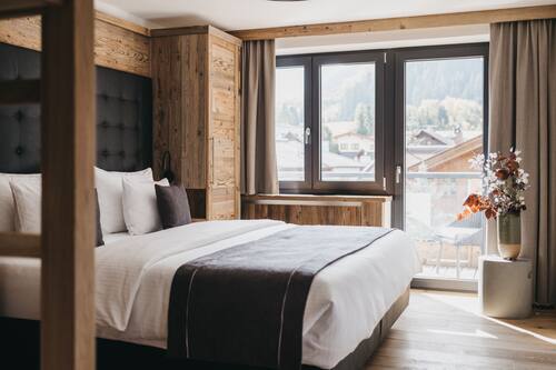 Suite Basic, 1 camera da letto | Una cassaforte in camera, una scrivania, tende oscuranti