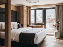 Basic Suite, 1 Bedroom | In-room safe, desk, blackout drapes, soundproofing