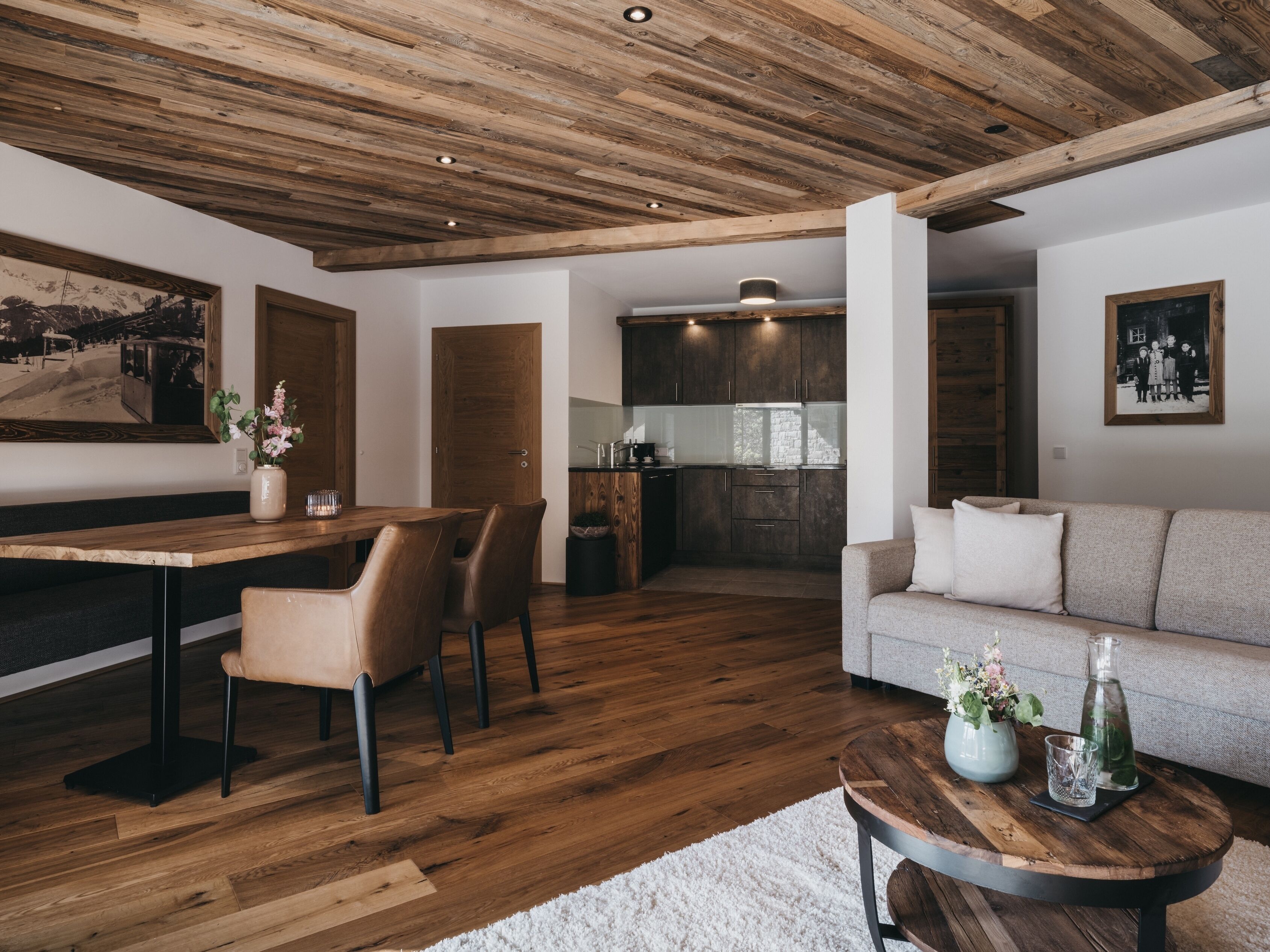 Espresso maker, coffee/tea maker