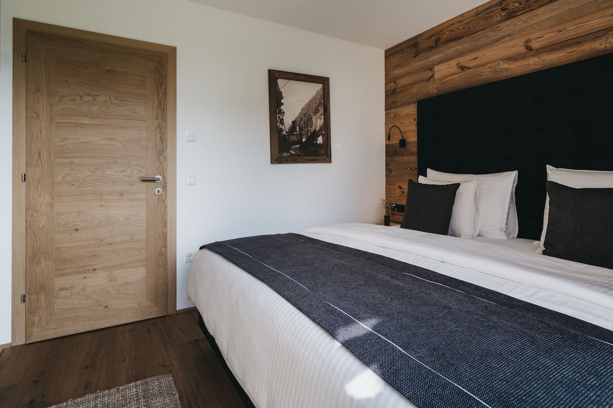 标准房 | 客房内保险箱、免费 WiFi、床单