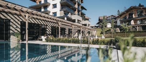Indoor pool, outdoor pool