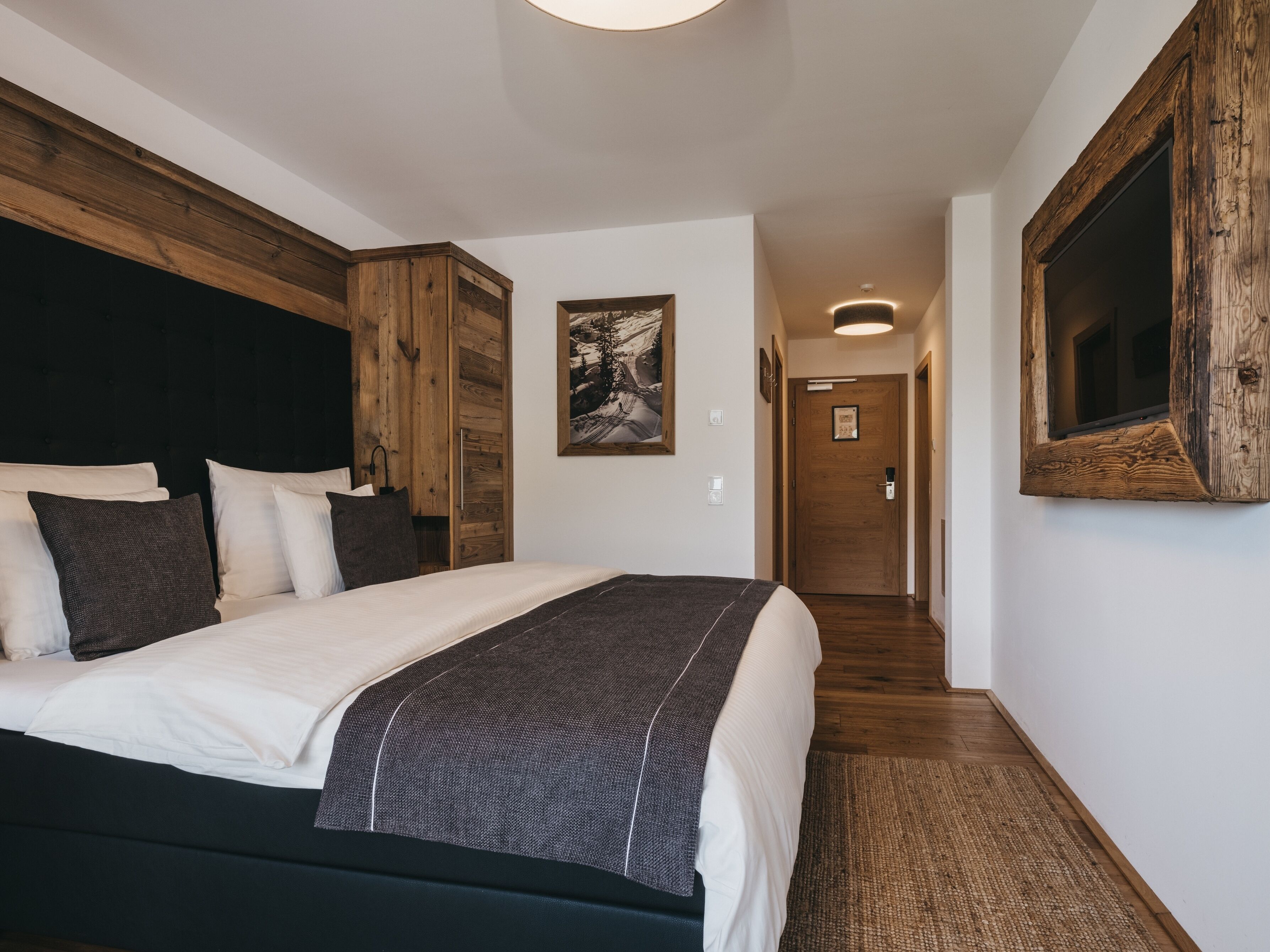 In-room safe, free WiFi, bed sheets