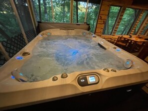 Indoor spa tub